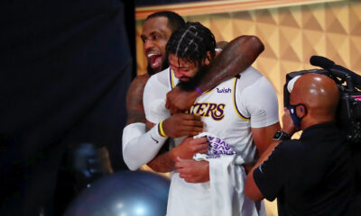 Džeimss un Deiviss "Lakers" uzvarā kopā gūst 60 punktus