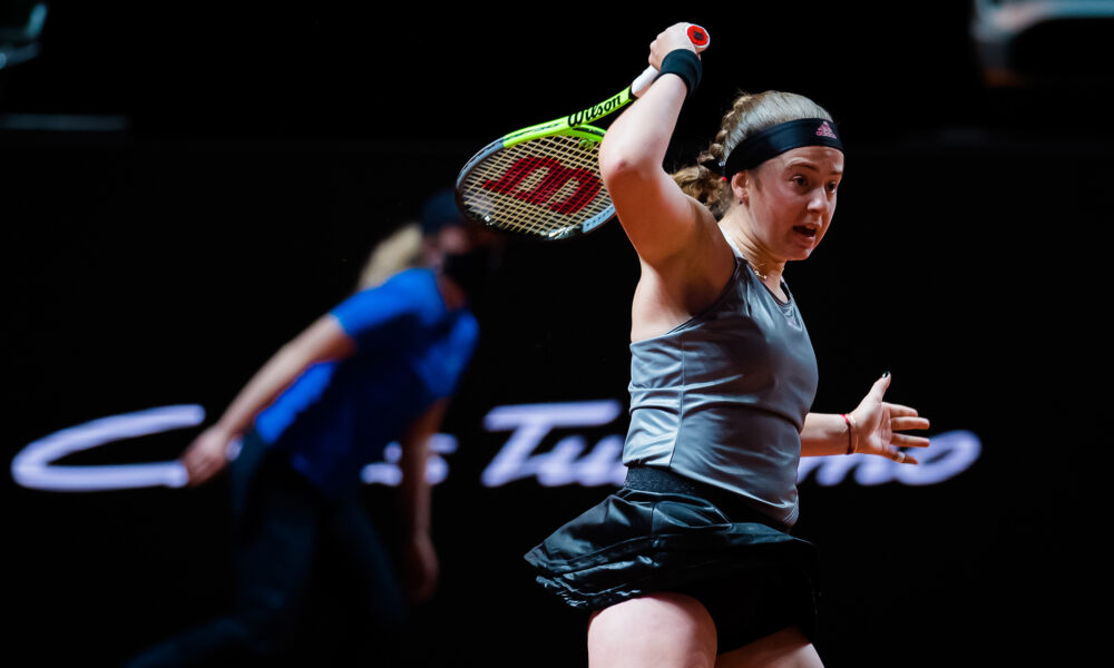 Ostapenko Romas "WTA 1000" sērijas turnīrā iznīcina pasaules 18. raketi Ostapenko Romas "WTA 1000" sērijas turnīrā iznīcina pasaules 18. raketi