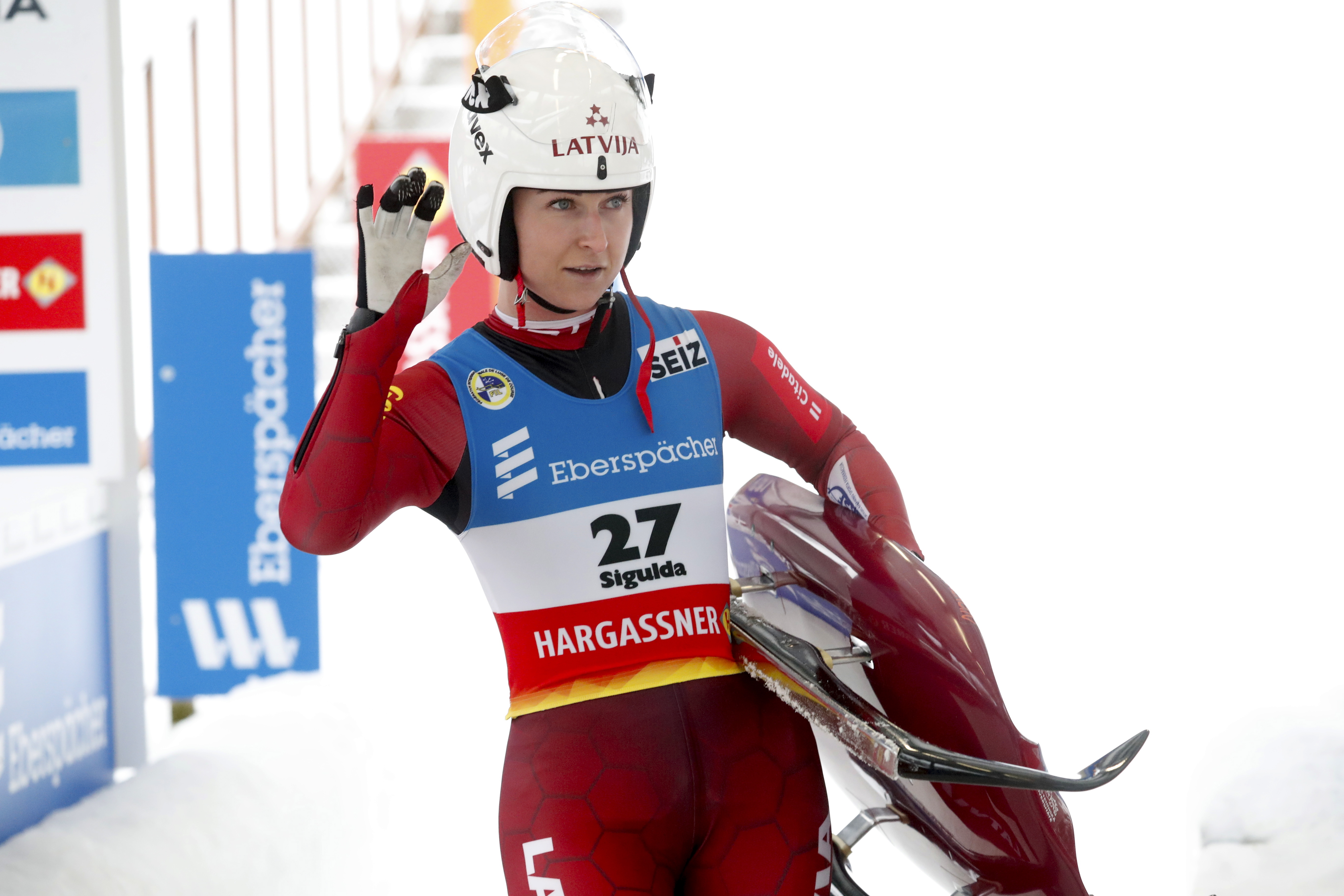 Latvijas karognesēji Pekinā būs Elīza Tīruma un hokeja izlases kapteinis Lauris Dārziņš